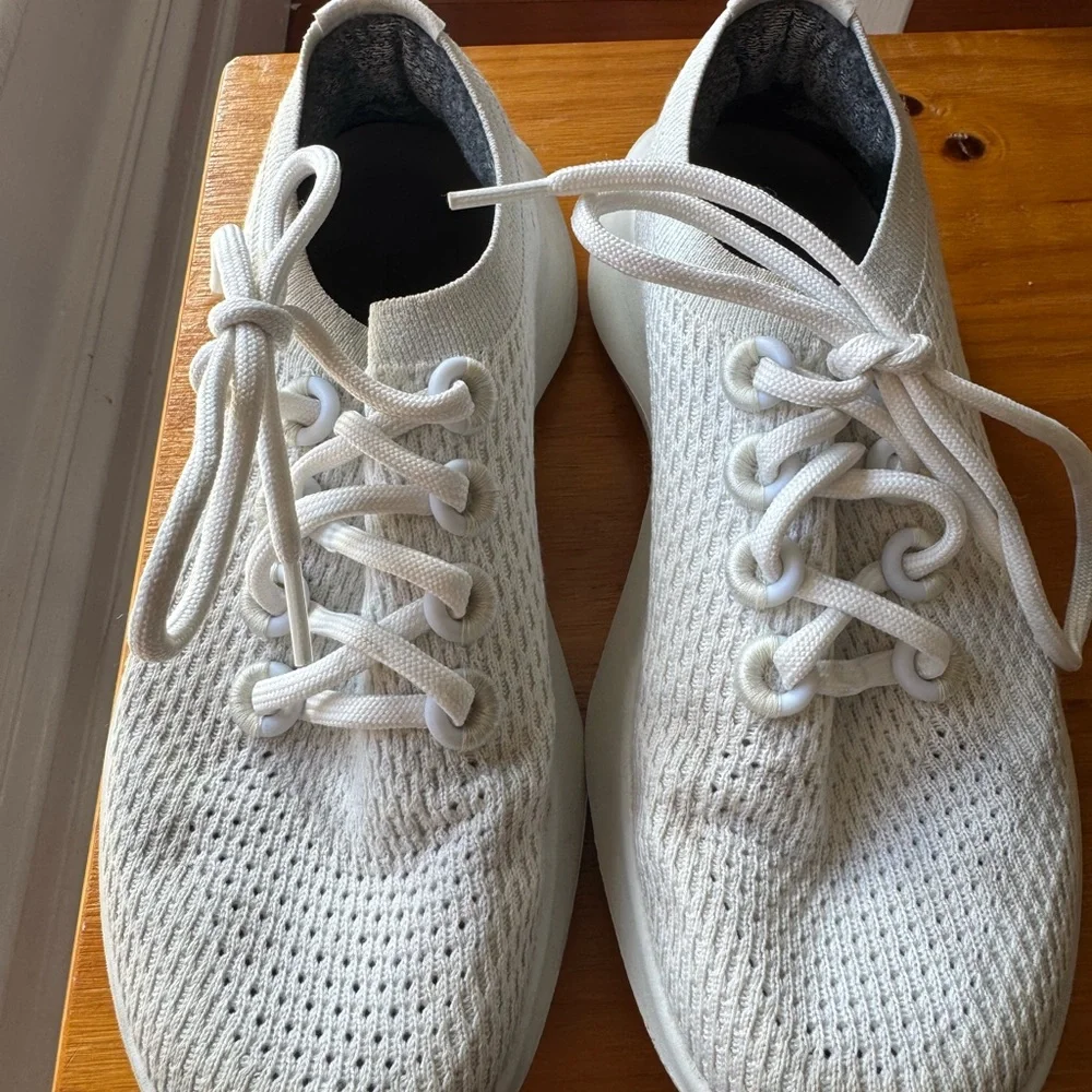 Women's White allbirds Shoes - Picture 4 of 7